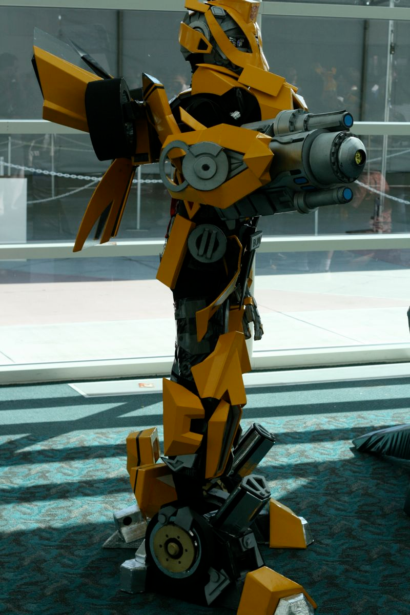 Illustration for article titled Comic-Con Bumblebee: The Coolest Car Costume Ever!